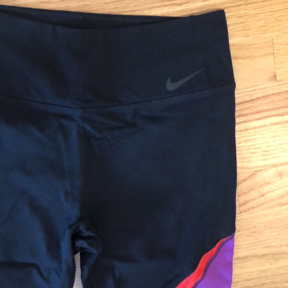 Nike Dri Fit Crop Leggings - Picture 3 of 5